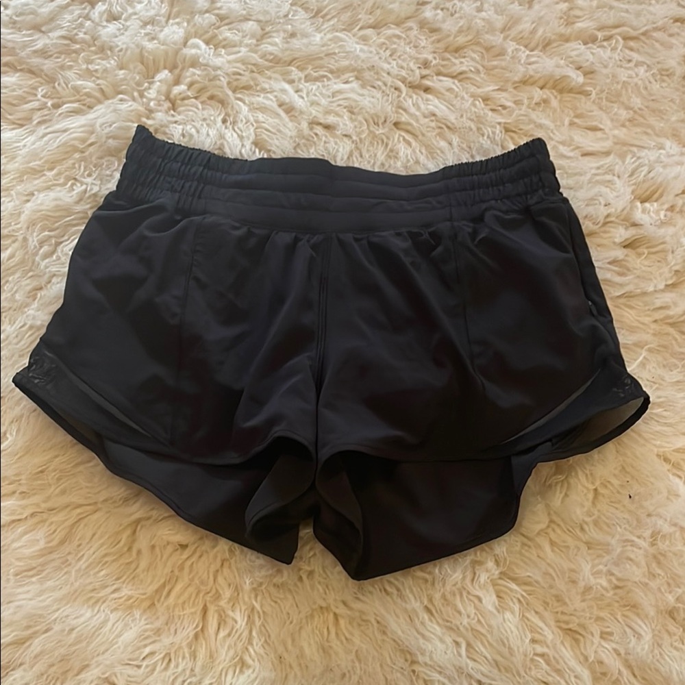 Lululemon Hottie Hot shorts, size 6, black, 2.5” inseam